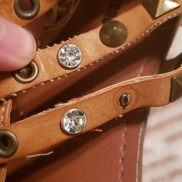 Sandals - Picture 2 of 4